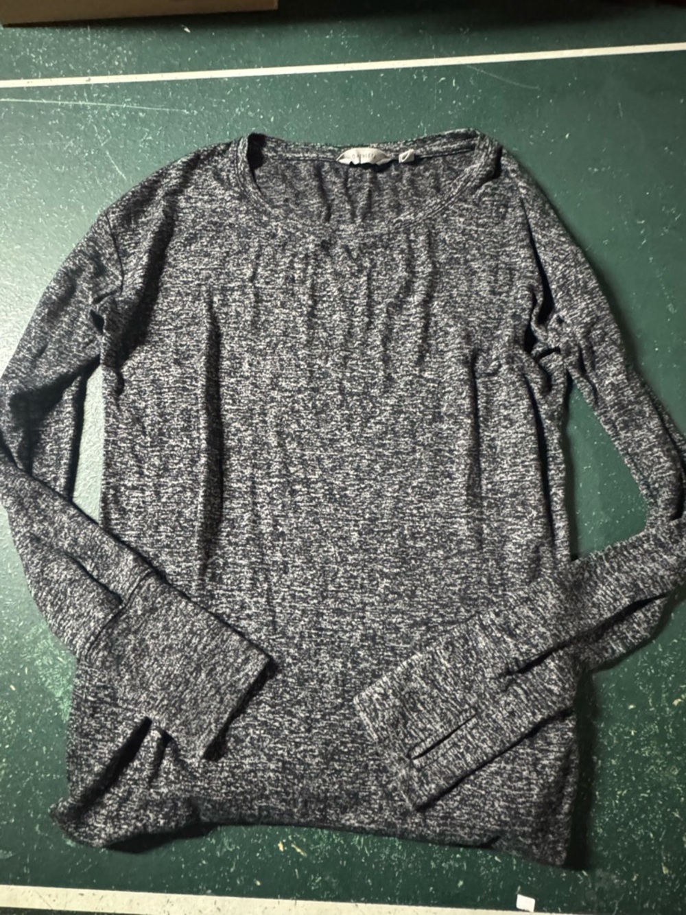Athleta Dark Heather Gray Long Sleeve Top with thumbholes - Women’s XS